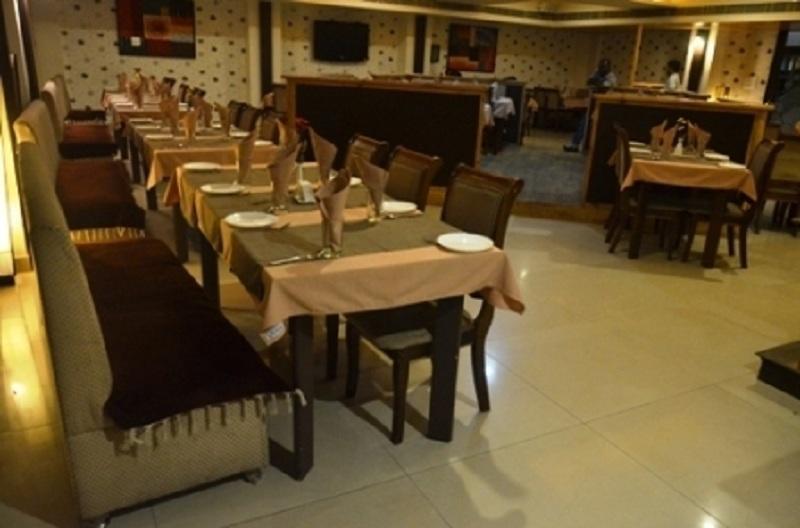 Hotel Seven Sky Clarks Exotica Bhuj Zewnętrze zdjęcie