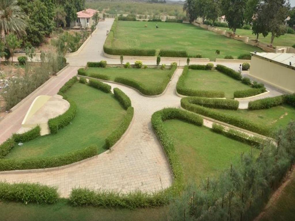 Hotel Seven Sky Clarks Exotica Bhuj Zewnętrze zdjęcie
