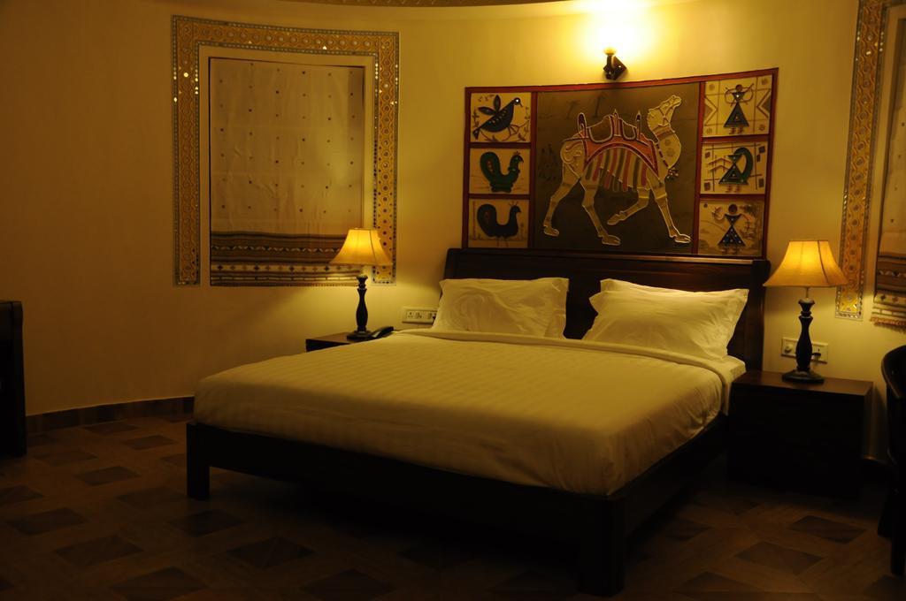 Hotel Seven Sky Clarks Exotica Bhuj Zewnętrze zdjęcie