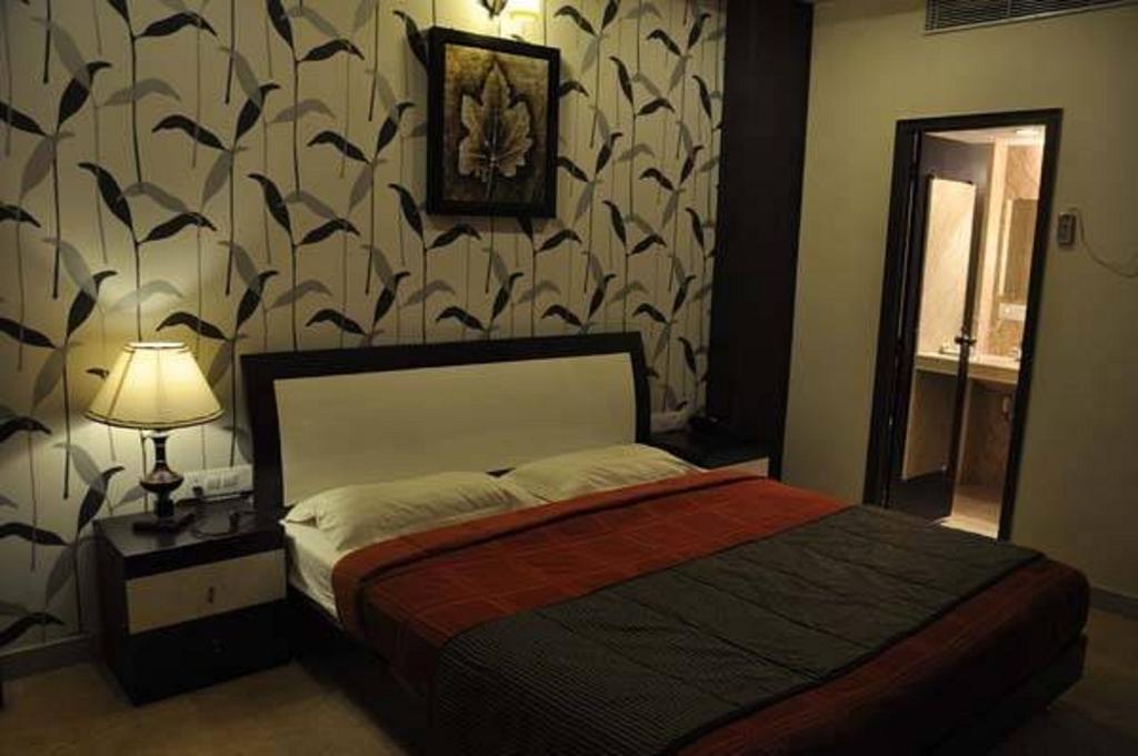 Hotel Seven Sky Clarks Exotica Bhuj Pokój zdjęcie