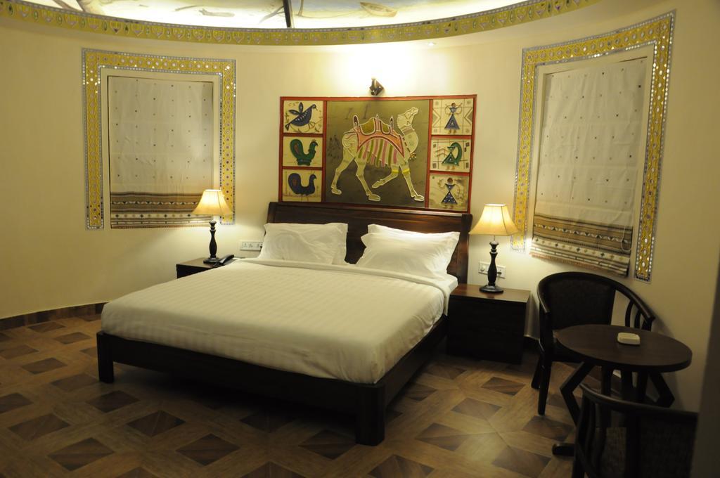 Hotel Seven Sky Clarks Exotica Bhuj Pokój zdjęcie