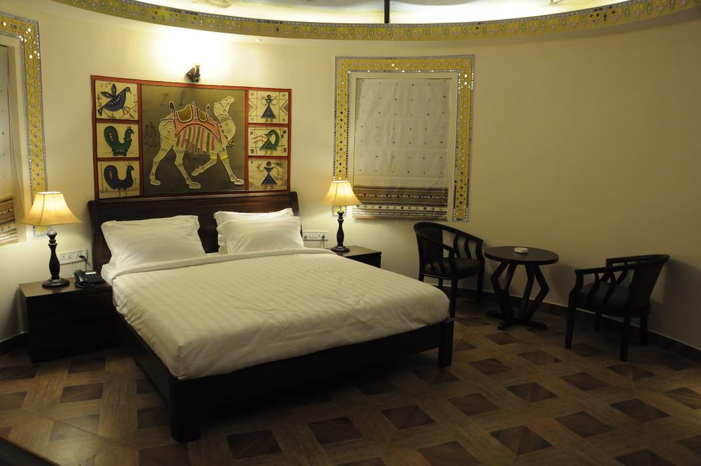 Hotel Seven Sky Clarks Exotica Bhuj Pokój zdjęcie