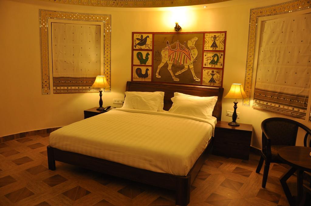 Hotel Seven Sky Clarks Exotica Bhuj Pokój zdjęcie