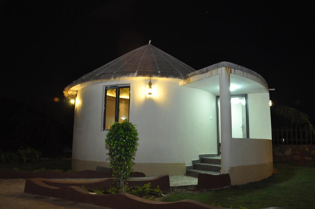 Hotel Seven Sky Clarks Exotica Bhuj Pokój zdjęcie