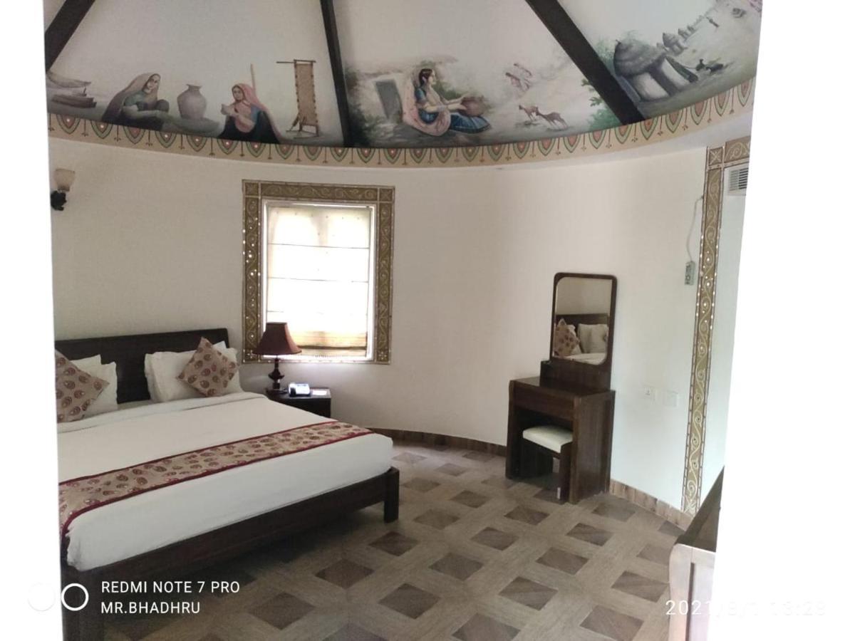 Hotel Seven Sky Clarks Exotica Bhuj Zewnętrze zdjęcie