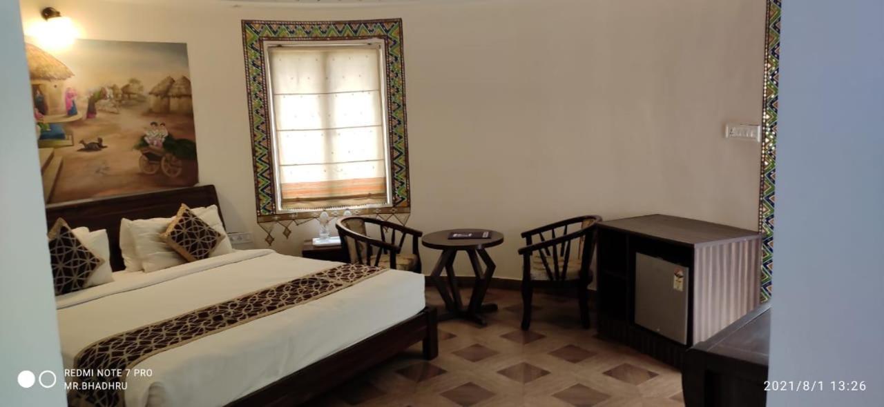 Hotel Seven Sky Clarks Exotica Bhuj Zewnętrze zdjęcie