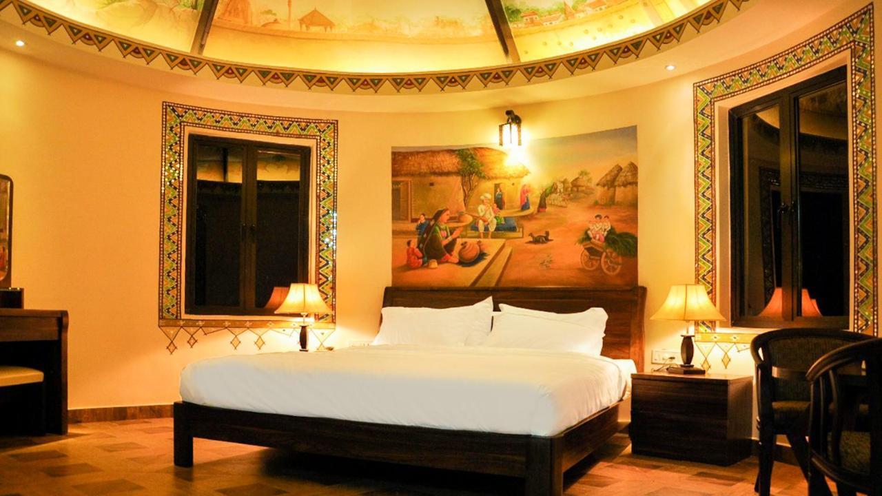 Hotel Seven Sky Clarks Exotica Bhuj Zewnętrze zdjęcie