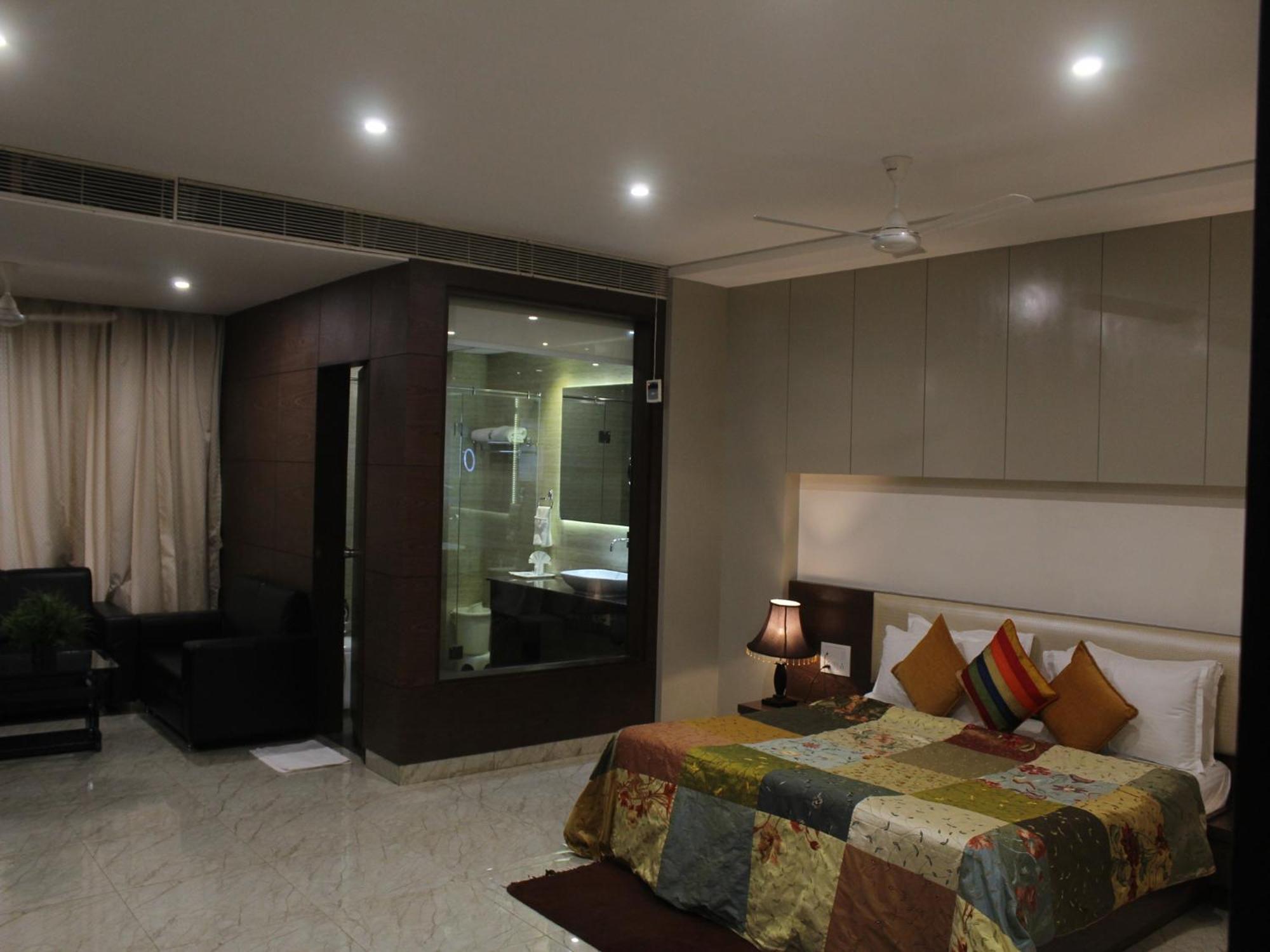Hotel Seven Sky Clarks Exotica Bhuj Zewnętrze zdjęcie