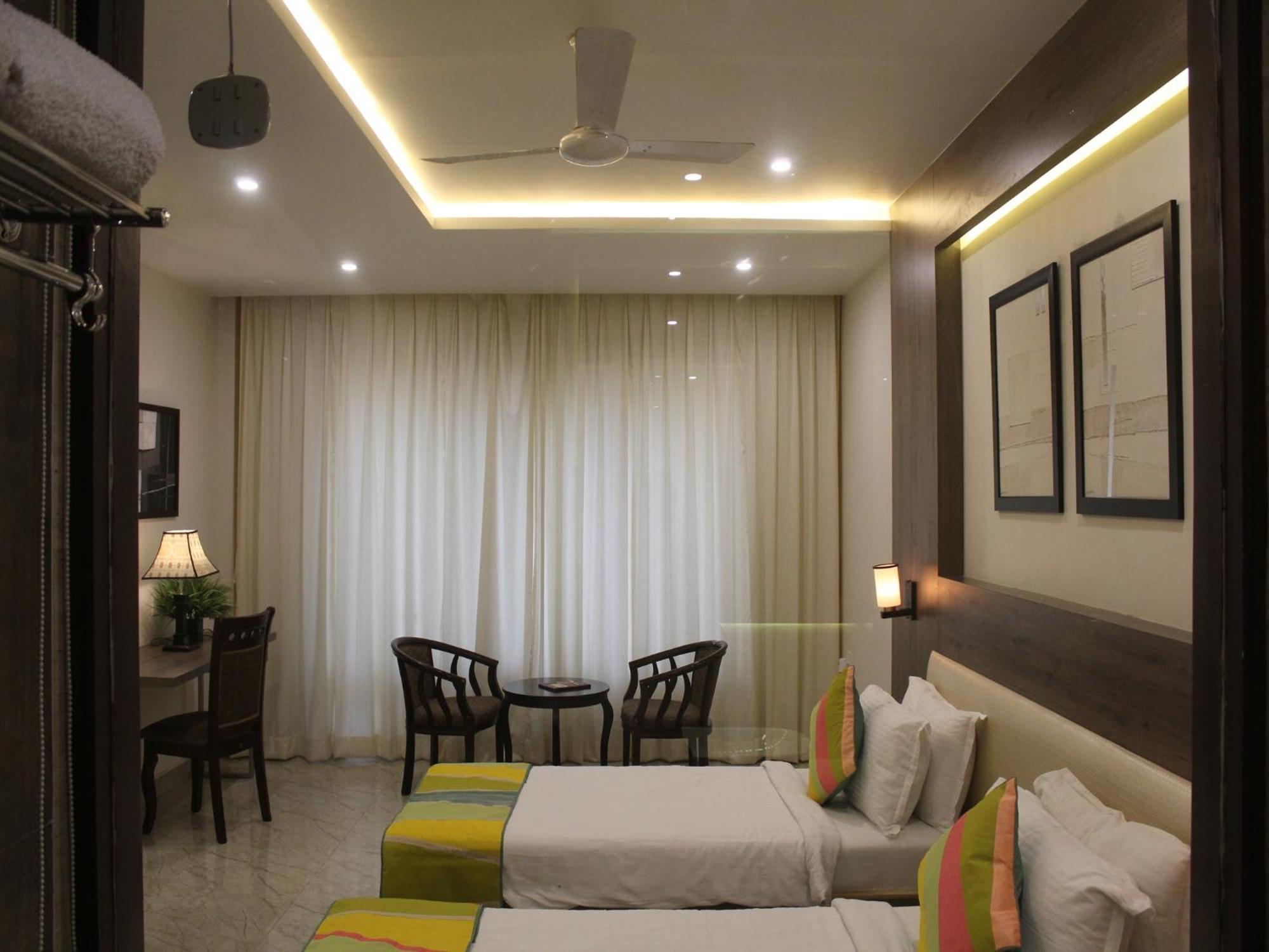 Hotel Seven Sky Clarks Exotica Bhuj Zewnętrze zdjęcie