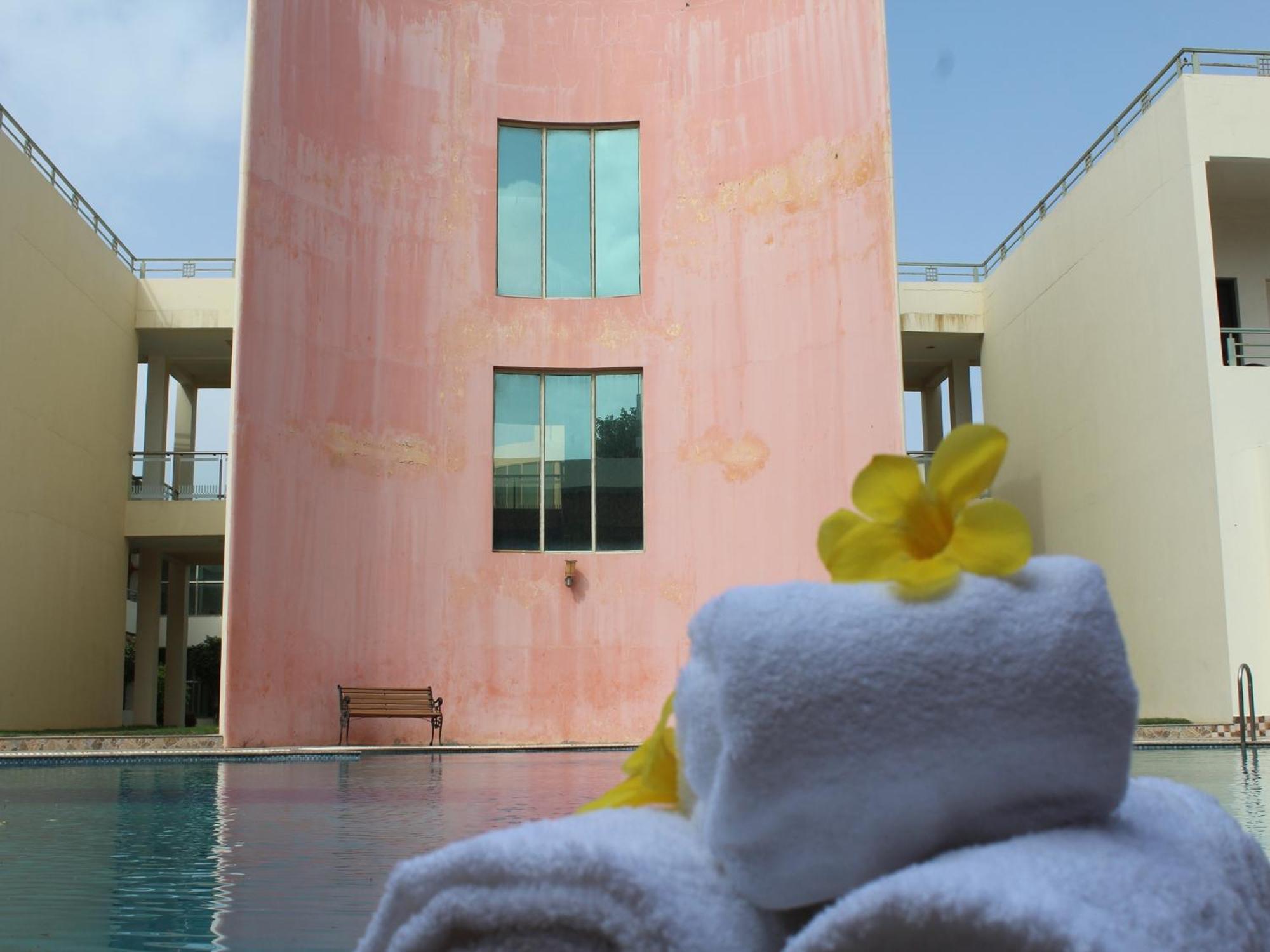Hotel Seven Sky Clarks Exotica Bhuj Zewnętrze zdjęcie