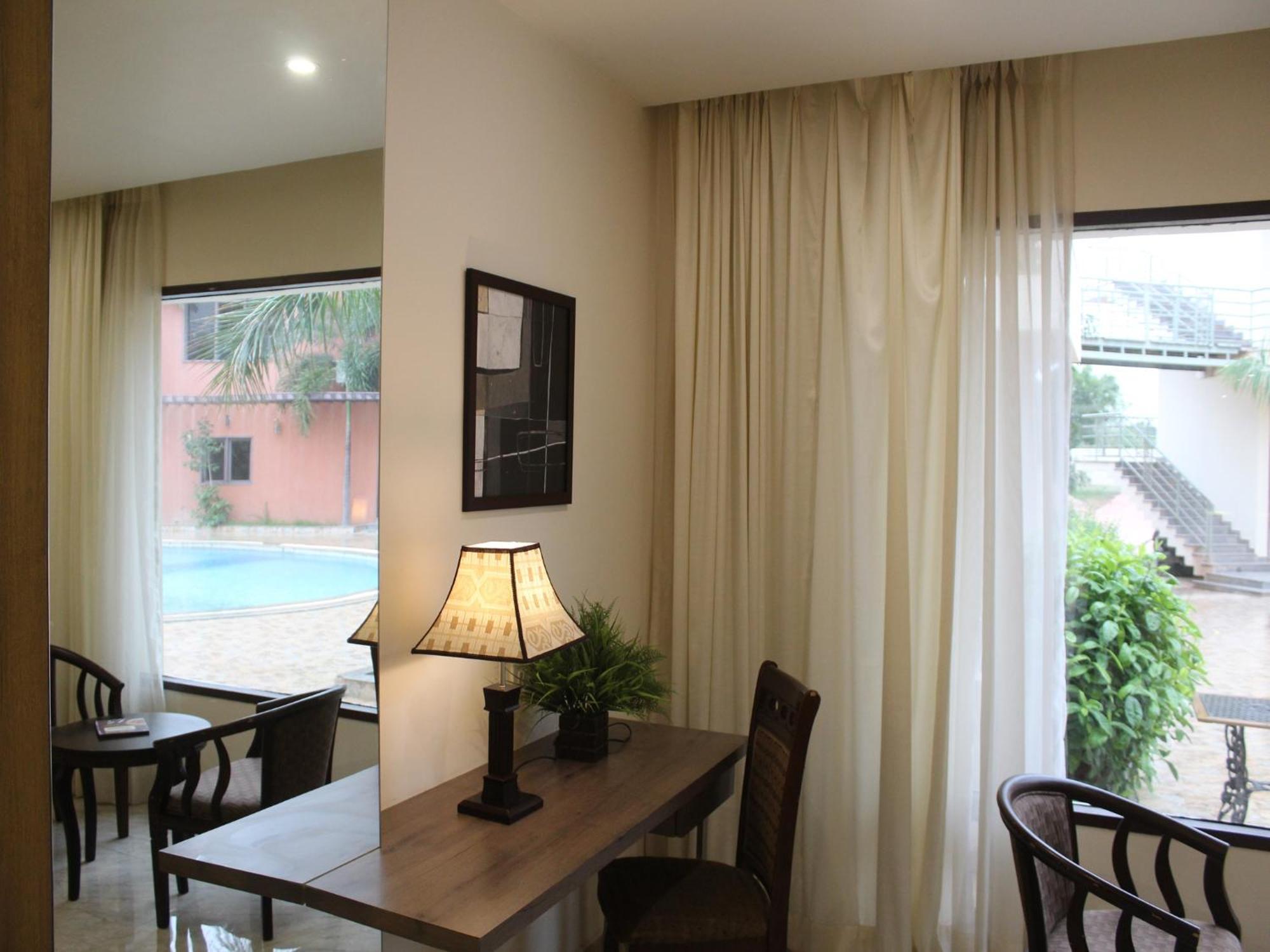 Hotel Seven Sky Clarks Exotica Bhuj Zewnętrze zdjęcie