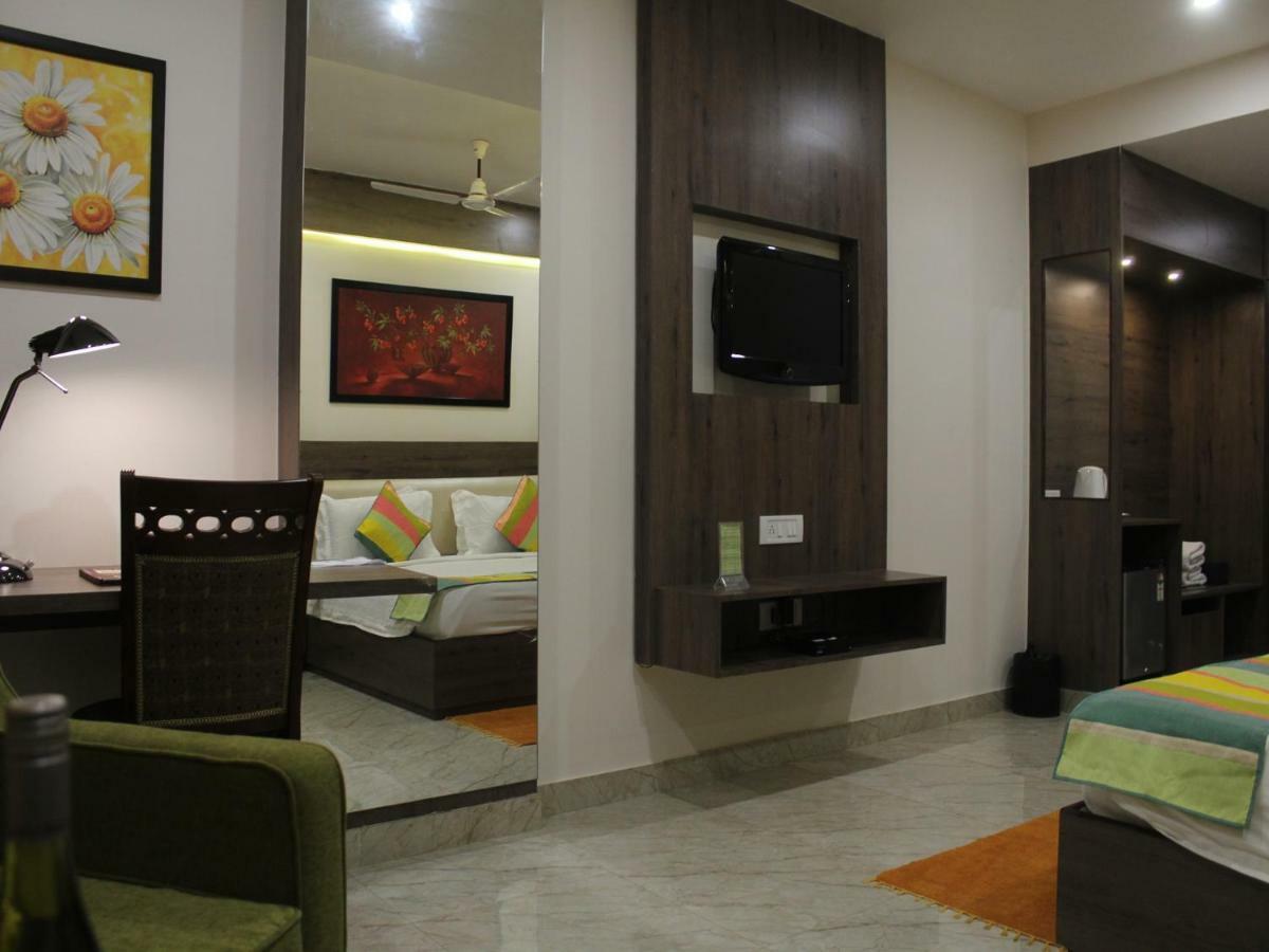 Hotel Seven Sky Clarks Exotica Bhuj Zewnętrze zdjęcie