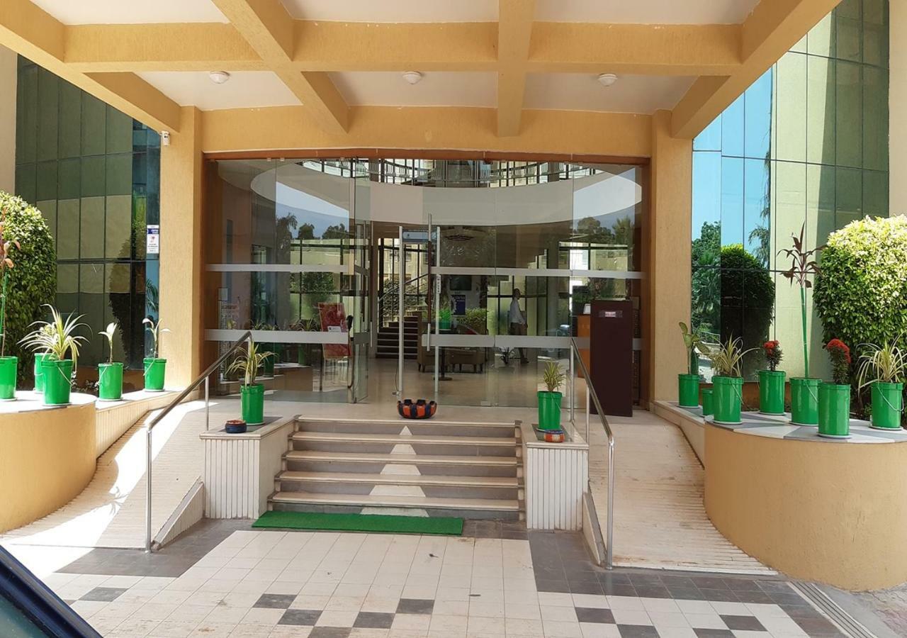 Hotel Seven Sky Clarks Exotica Bhuj Zewnętrze zdjęcie